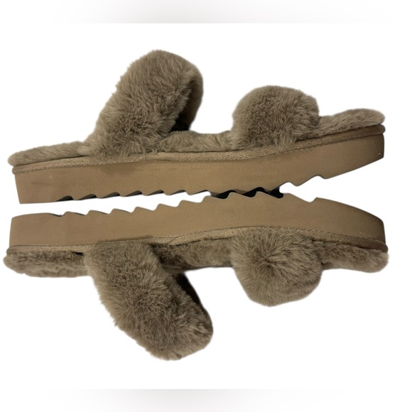 Koolaburra UGG Faux Fur Slide Sandals 1110213 Taupe Womens Sz10 Like NWOT - Picture 6 of 10